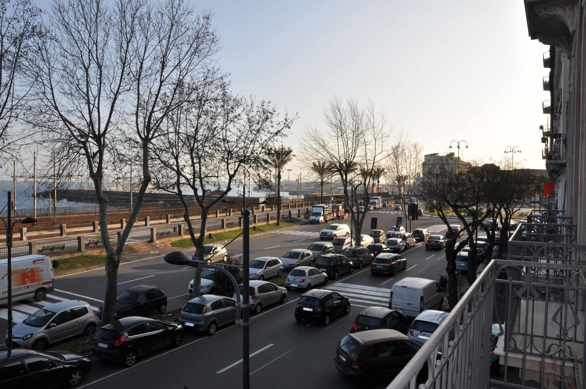 Promenade B&B Catania Bagian luar foto